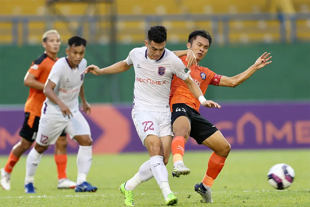 Tiến Linh lập cú đúp trong chiến thắng 4-0 của đội nhà