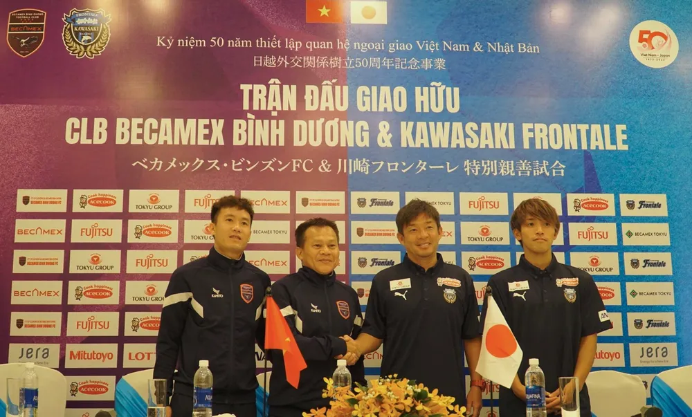 Khán giả vào cửa tự do xem trận B.Bình Dương - Kawasaki Frontale ảnh 1 Khán giả vào cửa tự do xem trận B.Bình Dương - Kawasaki Frontale ảnh 1