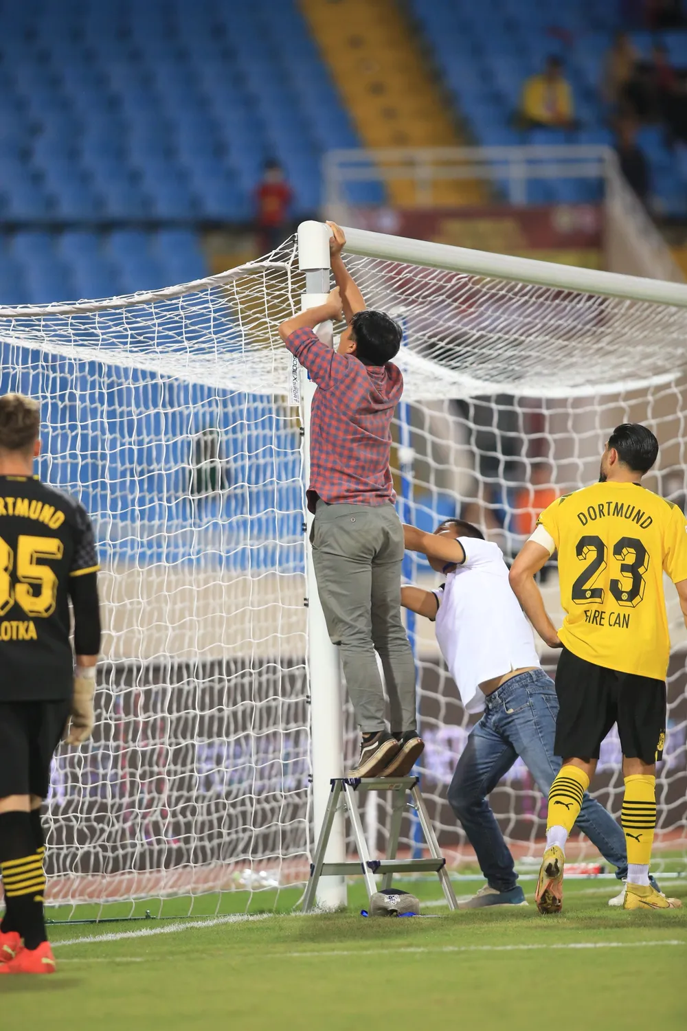 Đội tuyển Việt Nam - Dortmund 2-1: Hài lòng bước chạy đà cho AFF Cup 2022 ảnh 2 Đội tuyển Việt Nam - Dortmund 2-1: Hài lòng bước chạy đà cho AFF Cup 2022 ảnh 2