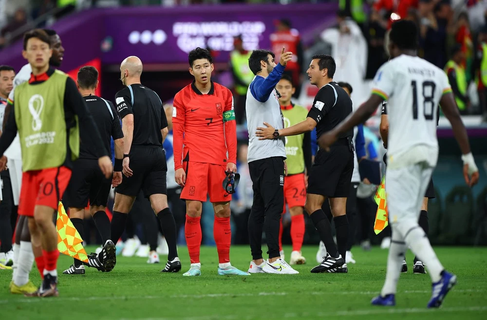 Son Heung Min đơn độc trên hàng công Hàn Quốc 