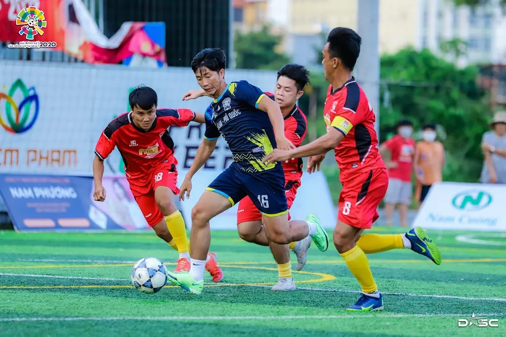 Giải bóng đá các dòng họ Việt Nam tại TPHCM: Đội họ Phạm lên ngôi sau loạt sút luân lưu cân não ảnh 1