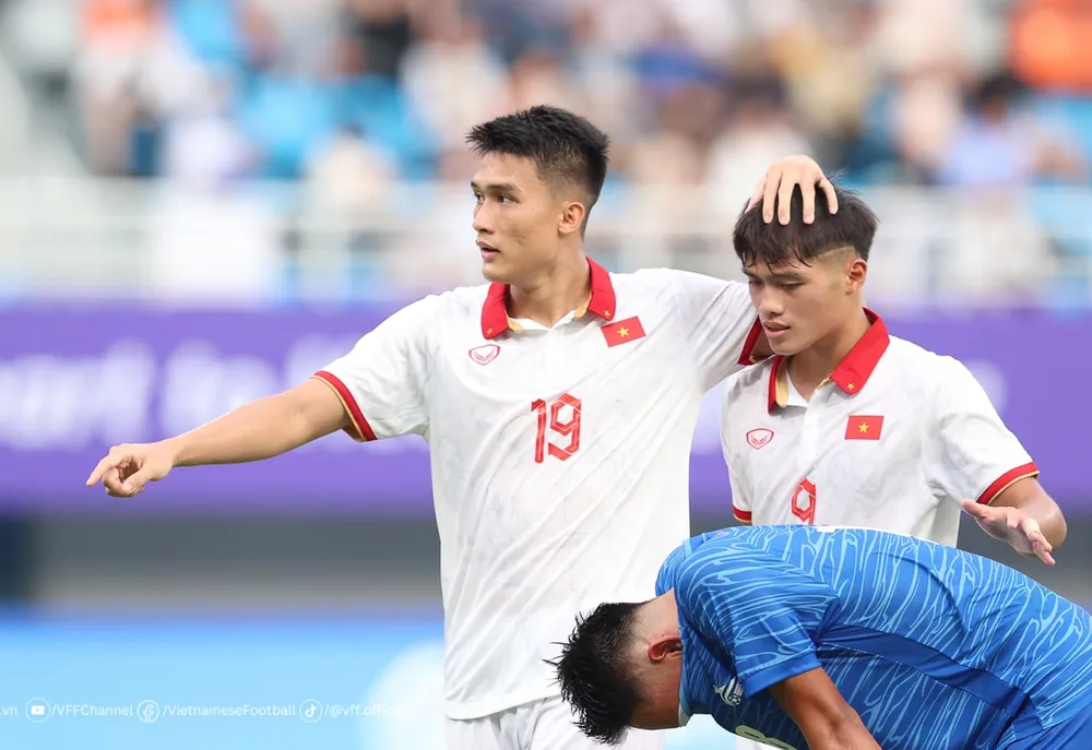 Hai đối thủ tiếp theo là Iran và Saudi Arabia được đánh giá rất mạnh