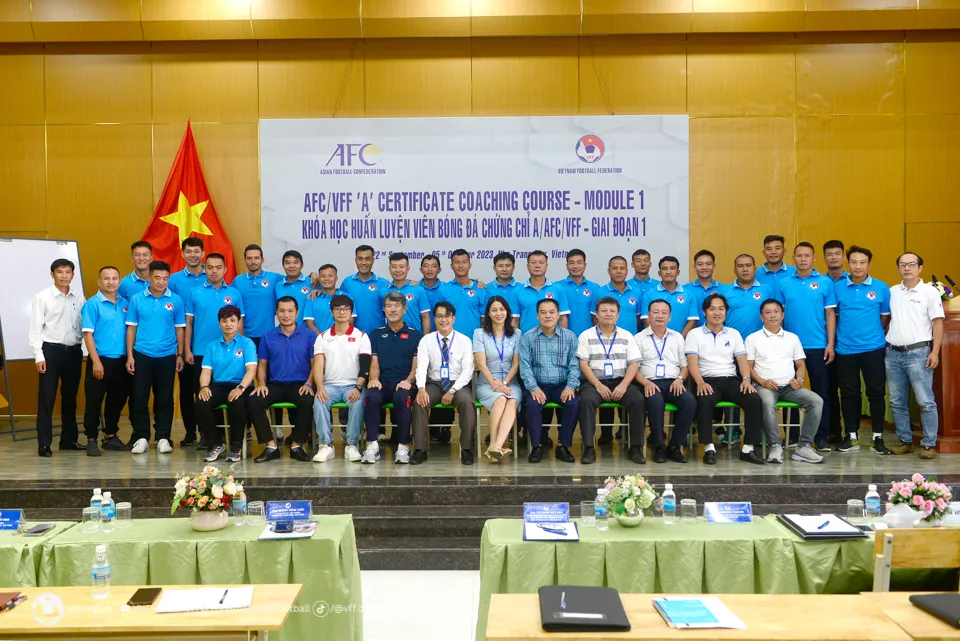 Khóa đào tạo HLV bóng đá bằng A-AFC do VFF tổ chức vào tháng 9 vừa qua