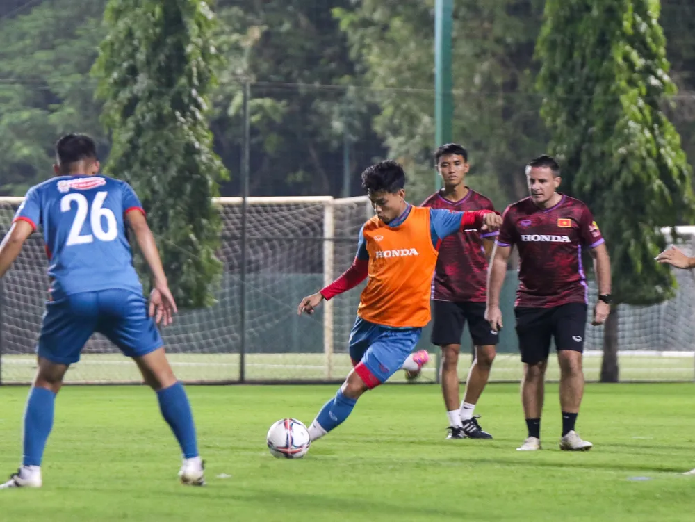 Sự trở lại của những cựu binh như Văn Thanh, Văn Quyết. Tiến Dũng sẽ giải quyết được nhiều vấn đề cho ông Troussier trong lúc này