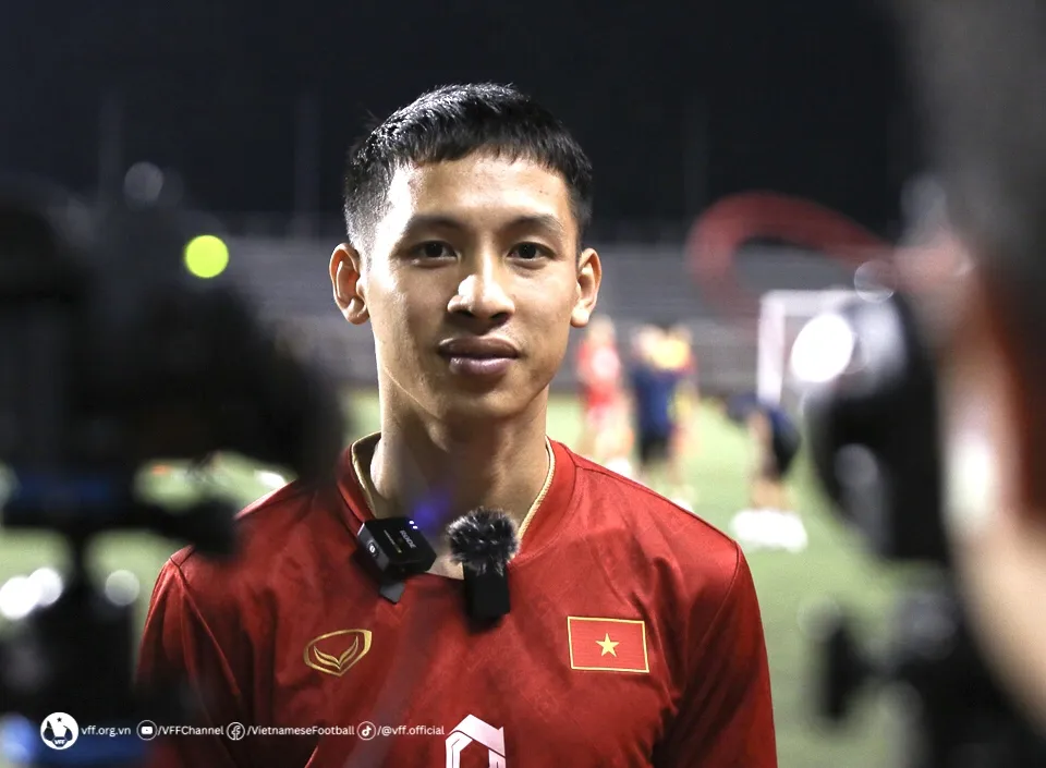 Tiền vệ Đỗ Hùng Dũng Tiền vệ Đỗ Hùng Dũng