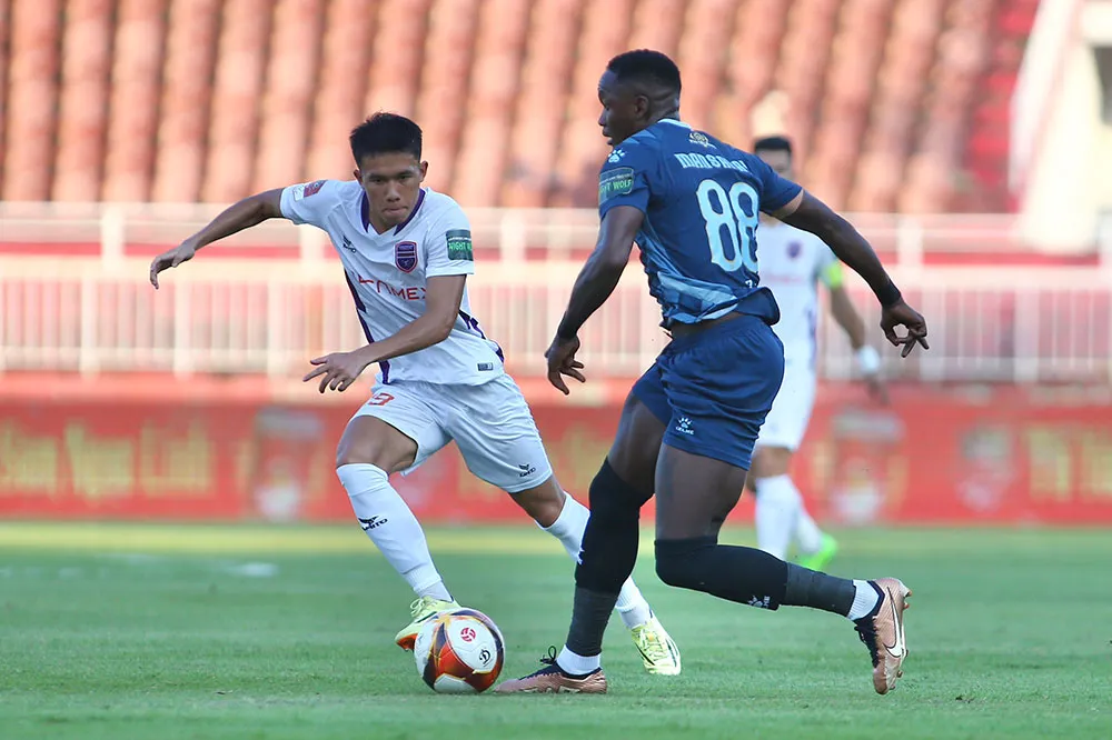 Cuộc so tài bất phân thắng bại giữa hai đội ở mùa bóng trước