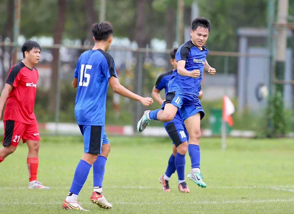 Bamboo FC giành hạng ba khu vực Thành phố mới. Ảnh: Bamboo FC