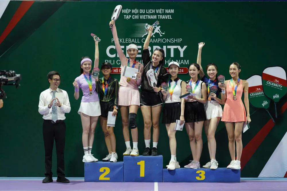Trao thưởng nội dung đôi nữ z5807194060984_7d10140d98289dedd736cc06a26e5acf.jpg