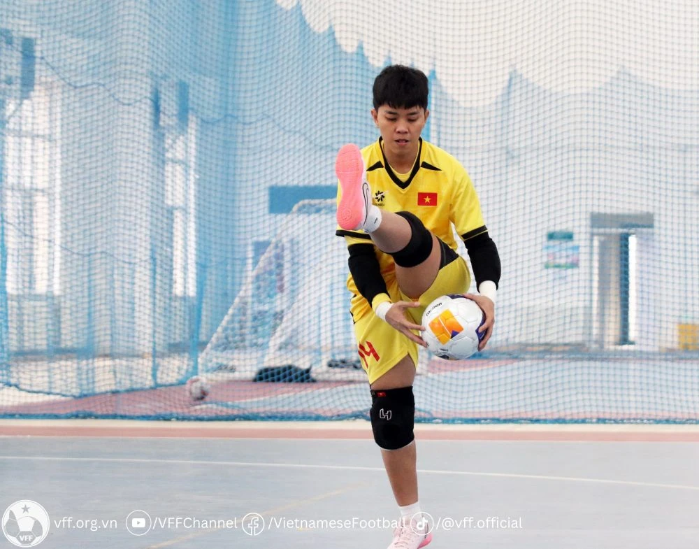 Thời tiết tại Nội Mông lúc này khá lạnh, khác với ở TPHCM nên các cầu thủ Việt Nam phải sớm thích nghi. VFF_7351-e1746182664594.jpg