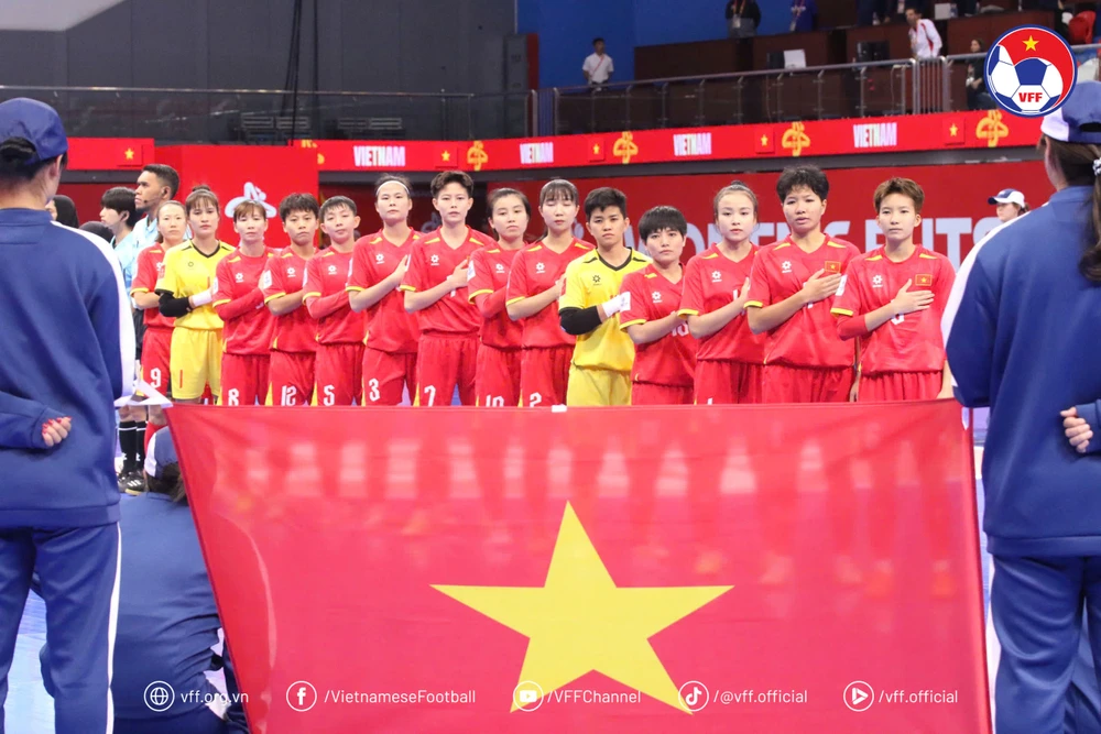 Đội tuyển futsal nữ Việt Nam giành ngôi đầu bảng B với thành tích bất bại 8f8bc4e0b18524eba0f33f5f94832d94.jpeg