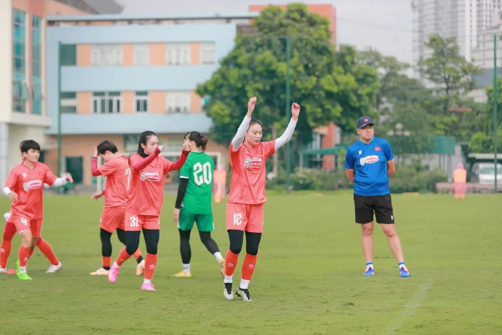 Đội tuyển nữ Việt Nam tích cực tập luyện trước chuyến tập huấn tại Nhật Bản.