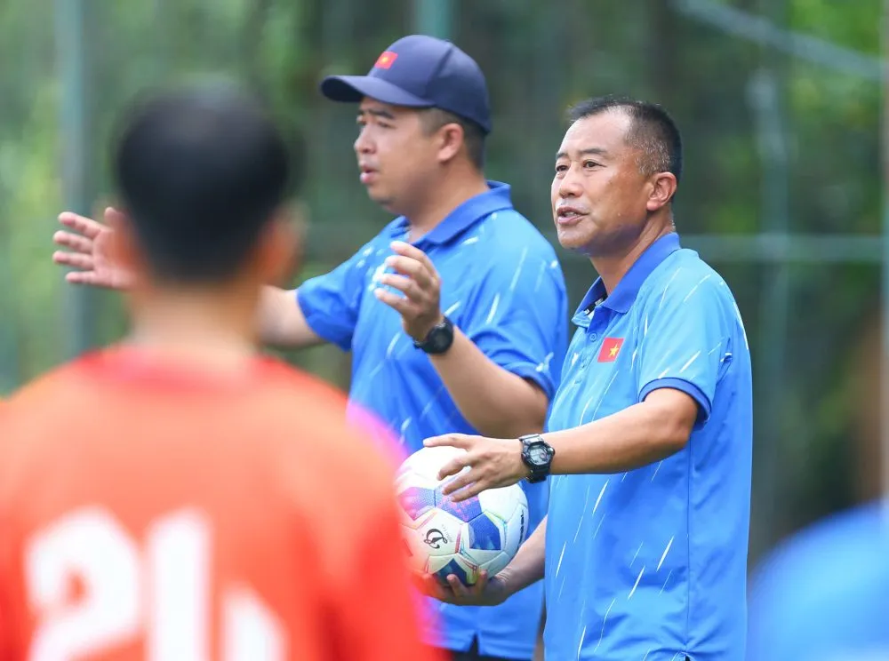 Thầy trò đội U19 nữ Việt Nam bắt đầu giai đoạn thi đấu giao hữu từ ngày 28-5. z6630247408191_f174036ec5296b40fc1ada5b2a2c3004-e1747993555930.jpg