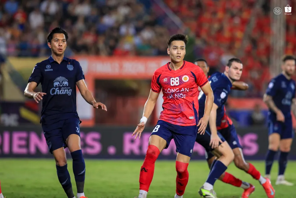 Sự vắng mặt đáng tiếc của Bùi Hoàng Việt Anh. Ảnh: CAHNFC IMG_1873.jpeg