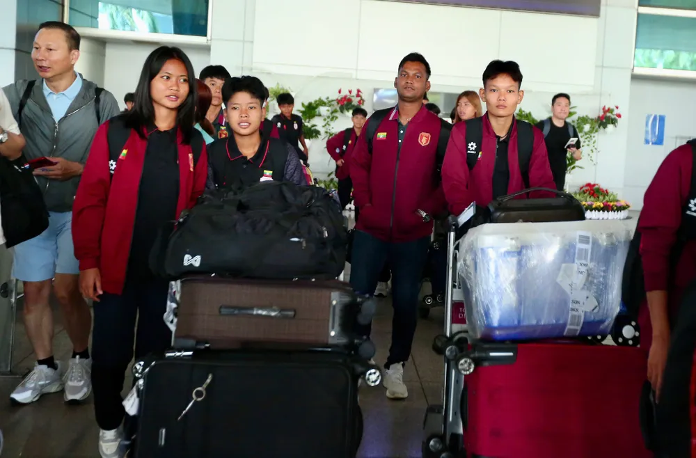 Đội U19 nữ Myanmar đến TPHCM vào ngày 7-6. 504868736_1116480950507595_6088578013295109946_n.jpg