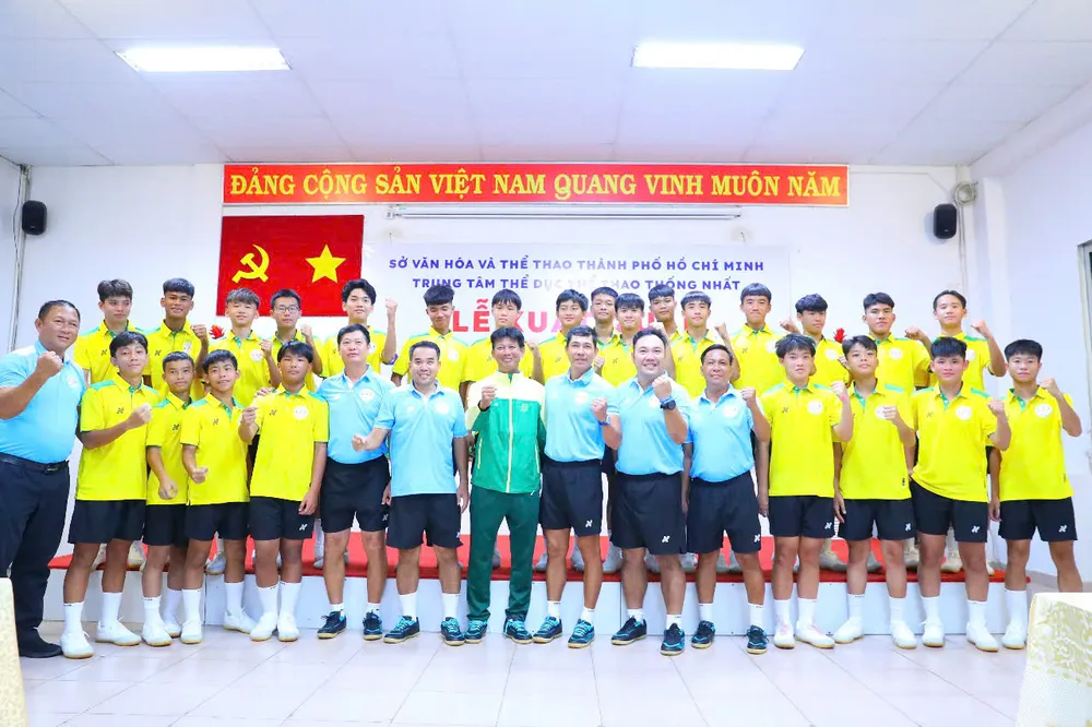 Đội U15 TPHCM - Trí Việt hướng đến mục tiêu vào VCK. z6706913496562_3a41041a4525f2aff6965a8a1a17d774.jpg