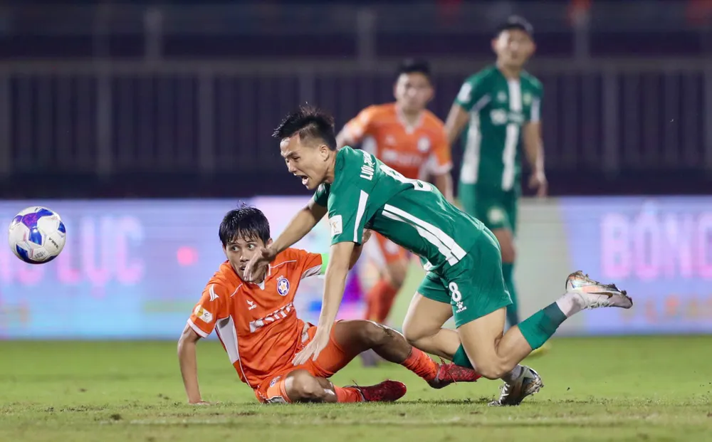 Cùng với đó, Bình Phước tiếp tục... trụ lại hạng Nhất khi mùa thứ hai liên tiếp lỡ hẹn với giấc mơ V-League. z6748758199227_30f95db38e04c549c3679fab6088a7ff.jpg