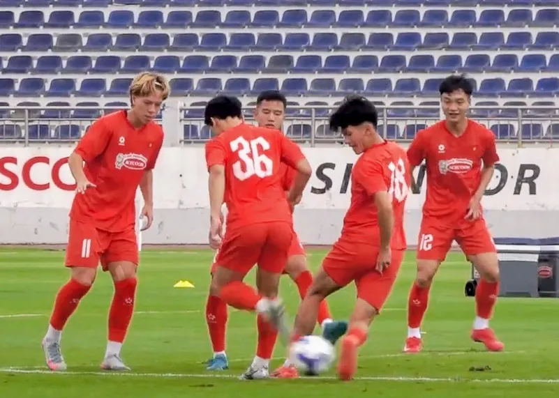 Viktor Lê đóng góp 1 bàn trong trận thắng 5-0 trước Đài Loan (TQ)).