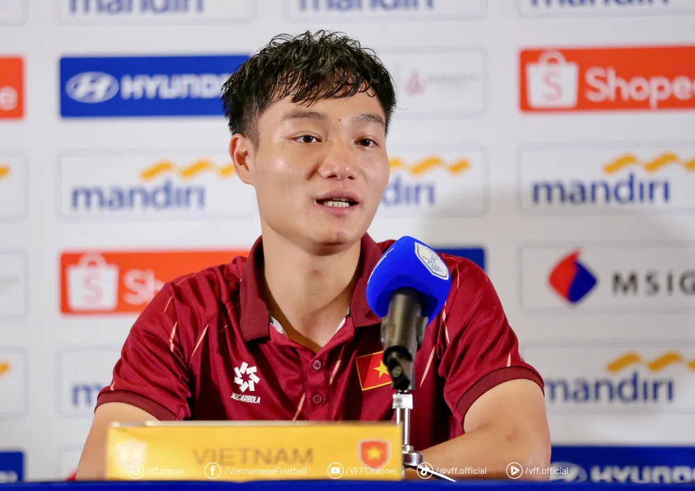 Xuân Bắc, tác giả bàn thắng ấn định tỷ số 2-1 cho U23 Việt Nam VFF.jpg