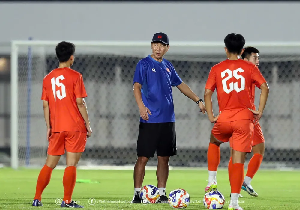 Nhiều cầu thủ U23 Việt Nam đã từng trải nghiệm tại "chảo lửa" Gelora Bung Karno khi tham dự giải U19 châu Á 2022. VFF-49.jpg