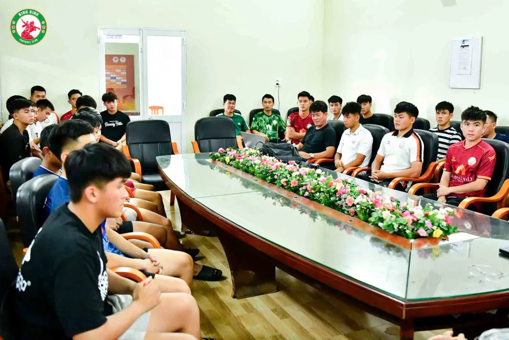 Lực lượng của Bình Định tham dự mùa bóng 2025-2026 với nhiều cầu thủ trẻ 514406856_1282744637194661_642352035081357351_n.jpg