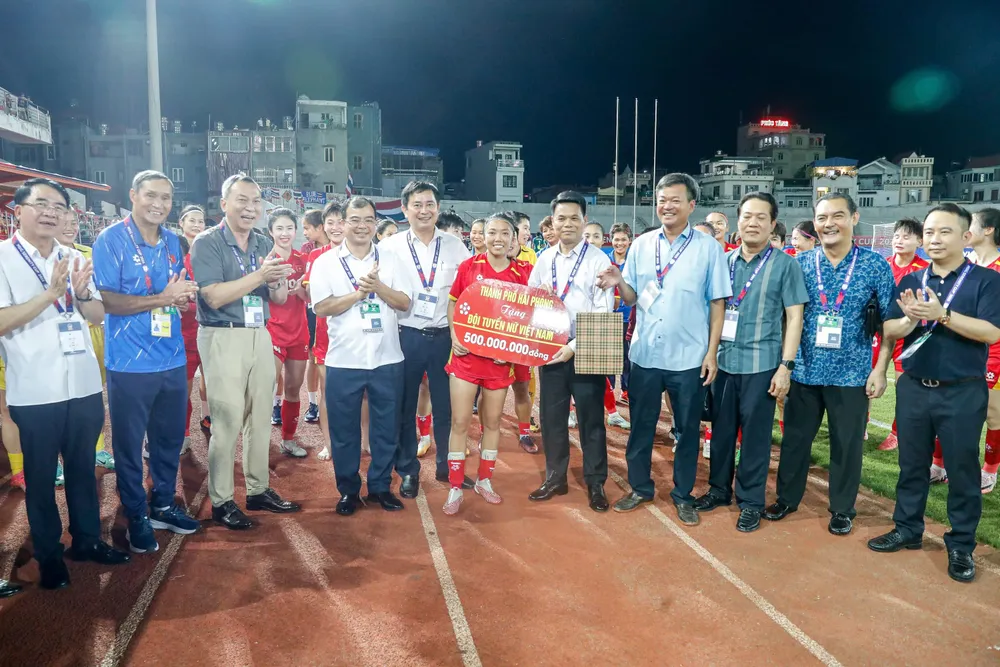 Đội tuyển nữ Việt Nam được thưởng lớn sau trận thắng Thái Lan.