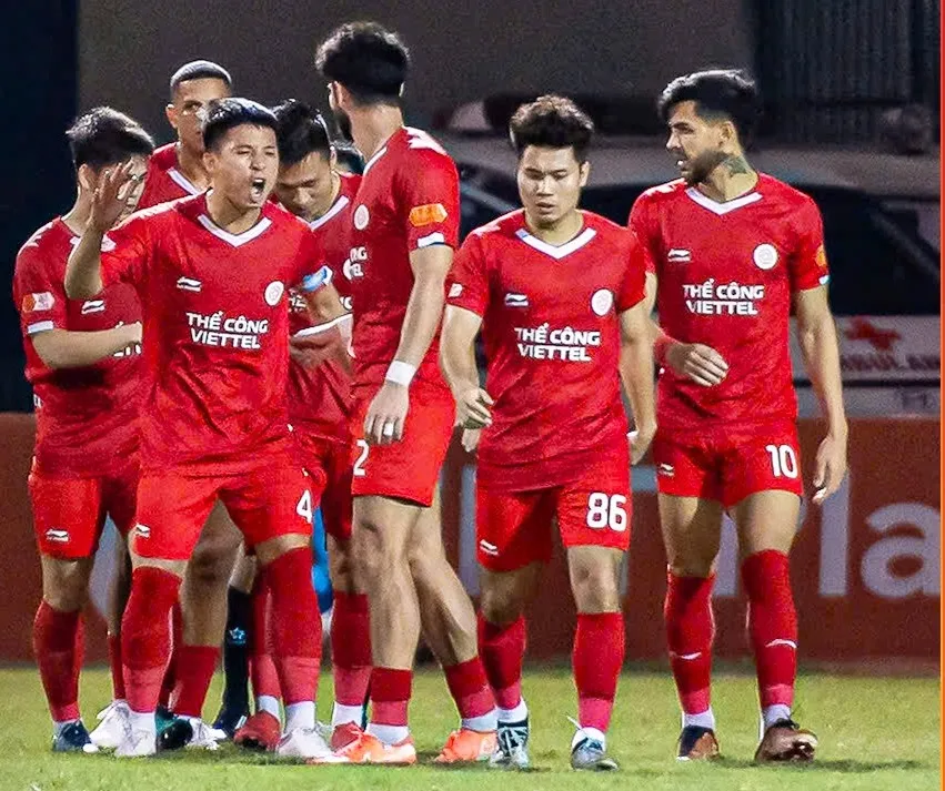 Viettel FC trở lại tốp 3 sau khi giành 3 điểm trên sân Thanh Hóa.