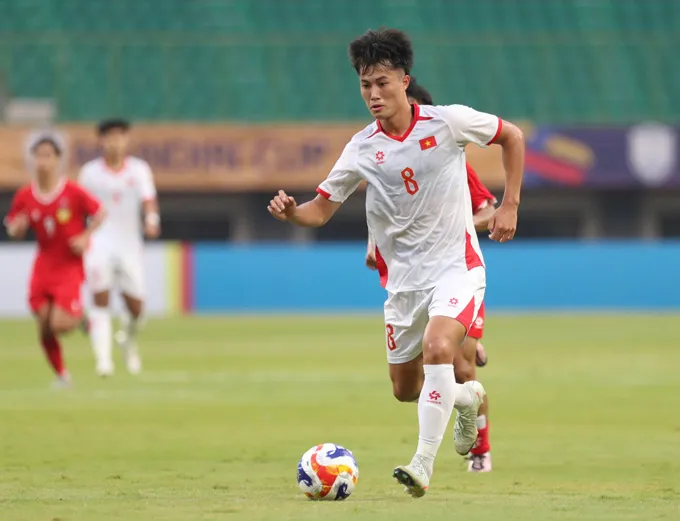 Văn Trường đang là trụ cột ở U22 Việt Nam.