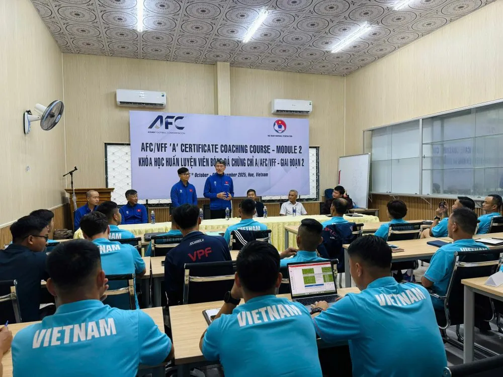 Một khóa đào tạo HLV AFC/VFF được tổ chức tại Việt Nam.