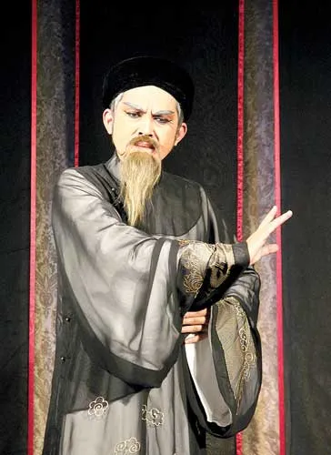 Hãy cho biết diễn viên trong ảnh này tên gì, tham gia tác phẩm nào, của tác giả, đạo diễn nào?