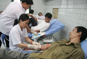 Giá máu có thể tăng từ 2-3 lần so với hiện nay: Cân nhắc mức hợp lý