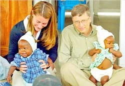 Bill Gates tài trợ nghiên cứu “dùng muỗi tiêm vaccine”