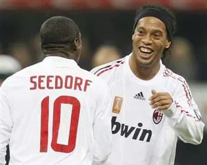 Lượt trận thứ 2 UEFA Cup 2008/2009 (bảng E): AC Milan thẳng tiến