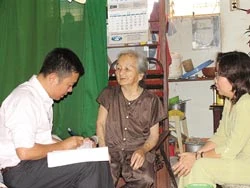 Tội bạo hành mẹ ruột phải xử lý thật nghiêm