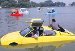 Xe hơi lội nước