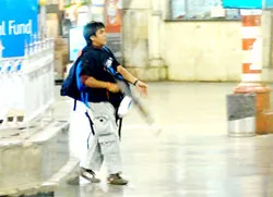 Vụ khủng bố Mumbai: Pakistan muốn hợp tác điều tra ảnh 2 Vụ khủng bố Mumbai: Pakistan muốn hợp tác điều tra ảnh 2