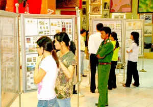 Triển lãm tem “Đảng, Bác Hồ và Quân đội Nhân dân Việt Nam”