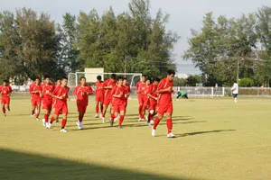 Tiến tới AFF SUZUKI Cup 2008 - Nhật ký ĐTVN: Lo ngại thời tiết nắng nóng ở Phuket ảnh 2