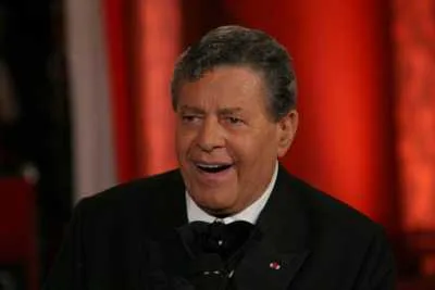 Jerry Lewis nhận giải Oscar Nhân đạo