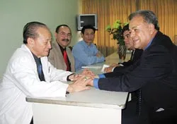 Người đưa châm cứu Việt Nam ra thế giới