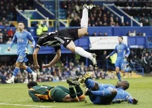 Hai trận đấu cuối vòng 17 Premier League, ngày 14-12: Thất vọng chủ nhà