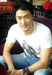 Johnny Trí Nguyễn với phim “Chơi vơi”