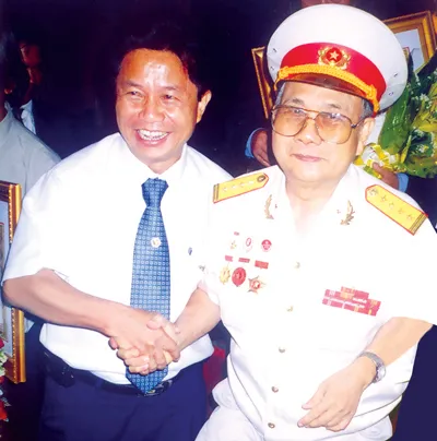 Cây bút Chủ nghĩa anh hùng cách mạng