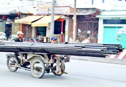Thay thế xe ba gác, xe 3, 4 bánh tự chế: Vẫn còn loay hoay