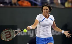 Davenport đánh văng Ivanovic