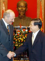 Sáng nay, Tổng thống Lukashenko thăm Việt Nam: Công dân Việt Nam sống tại Belarus trước 1992 được định cư