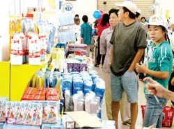 Ngành bán lẻ sau 1 năm gia nhập WTO - Bài 1: Hụt hơi trước thị trường lớn