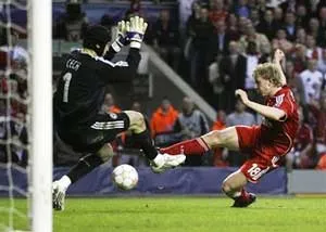 Bán kết lượt đi Champions League 2007/08: Liverpool bị Chelsea cầm hòa ảnh 2
