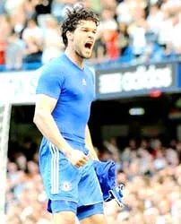 Premier League 2007-2008 - Vòng đấu thứ 36: Cuộc đua tiếp diễn