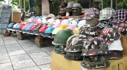Đà Nẵng: Cẩn thận với nón bảo hiểm kém chất lượng