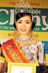 Nguyễn Đặng Kim Ngưỡng đăng quang Hoa hậu xứ dừa